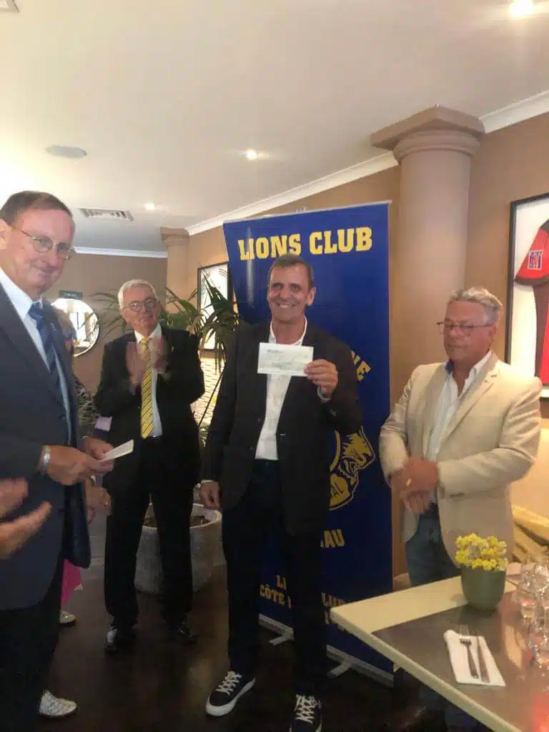 Lions club Carqueiranne La Crau donne 4000E