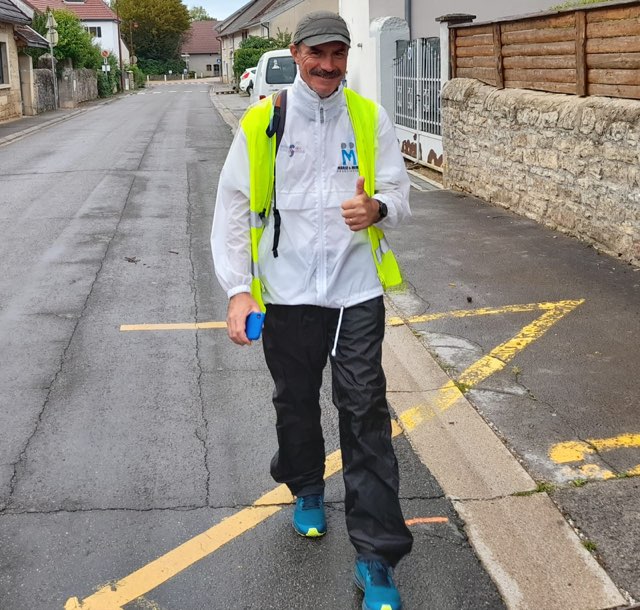 Jerome Gaboriau marche pour Enfants Cancers Sante deja 1 500 km parcourus 2