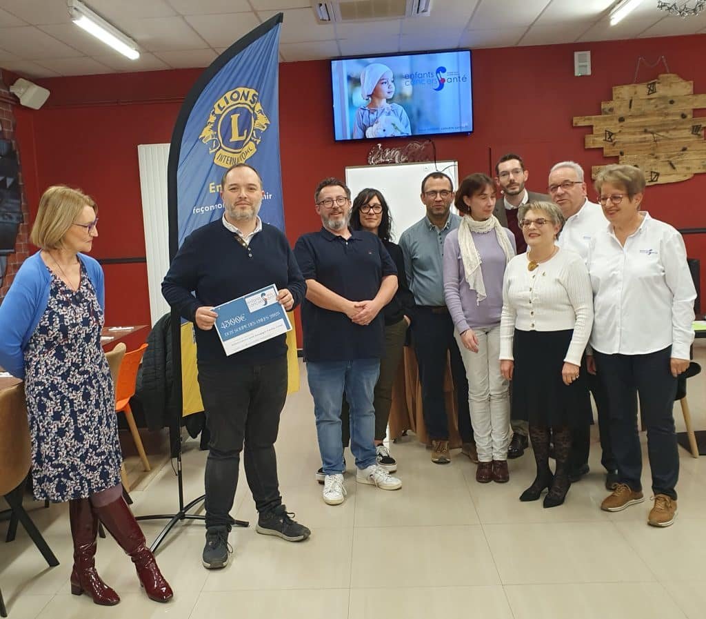 Auxerre Phoenix remet 4 500€ résultat de la soupe des Chefs 2 Auxerre Phoenix remet 4 500E resultat de la soupe des Chefs 3