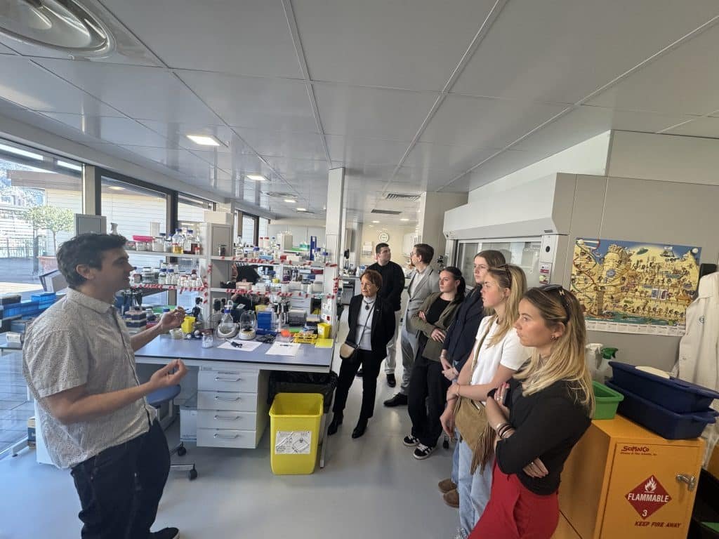 CSM : une plongée inspirante dans la recherche contre les tumeurs cérébrales 12 CSM une plongee inspirante dans la recherche contre les tumeurs cerebrales