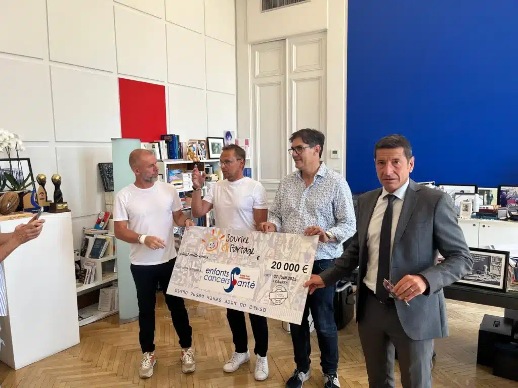 L'association Sourire & Partage remet 20 000€ 13 Lassociation Sourire Partage remet 20 000E 14
