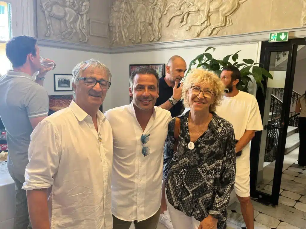 L'association Sourire & Partage remet 20 000€ 4 Lassociation Sourire Partage remet 20 000E 5
