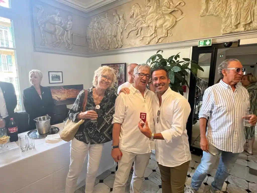 L'association Sourire & Partage remet 20 000€ 7 Lassociation Sourire Partage remet 20 000E 8