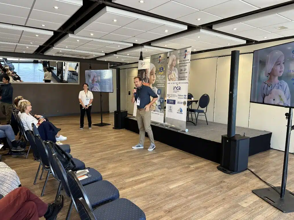 A Marseille Enfants Cancers Sante remet deux cheques pour un montant total de 850 000E 4