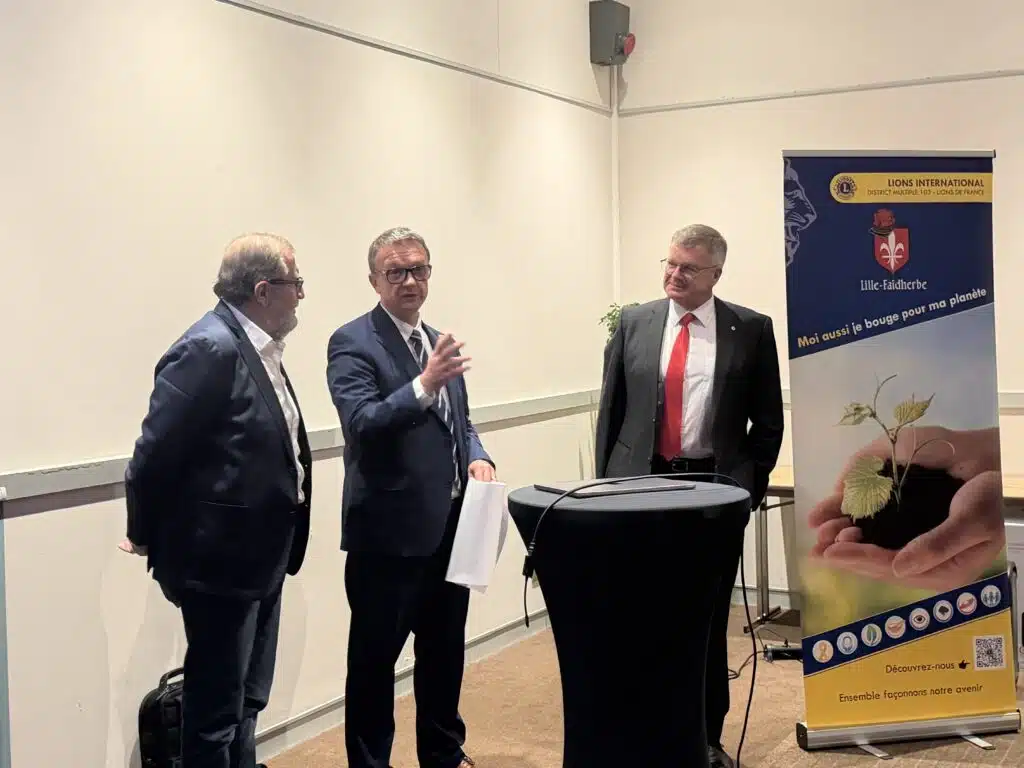 Un grand merci aux membres du Lions Club de Lille Faidherbe pour leur don de 15 000E 2