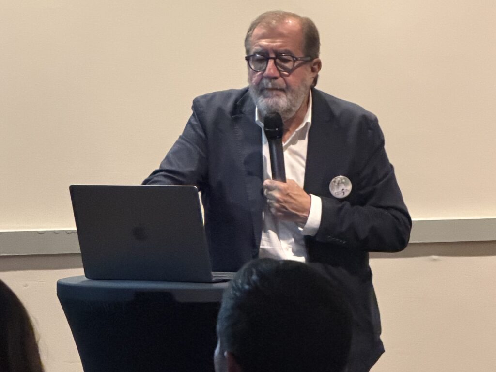 Un grand merci aux membres du Lions Club de Lille Faidherbe pour leur don de 15 000E 3