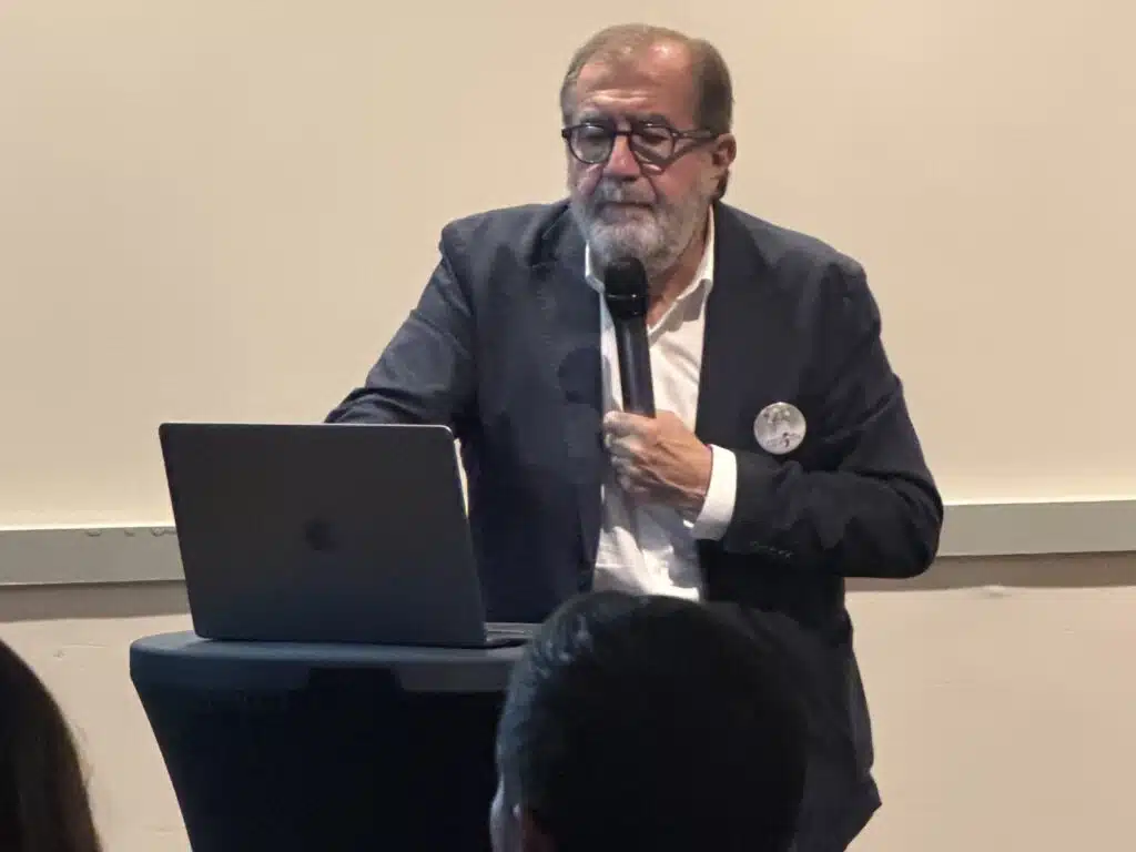 Un grand merci aux membres du Lions Club de Lille Faidherbe pour leur don de 15 000E 3