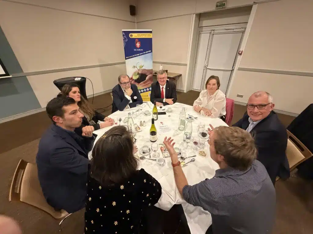 Un grand merci aux membres du Lions Club de Lille Faidherbe pour leur don de 15 000E 5