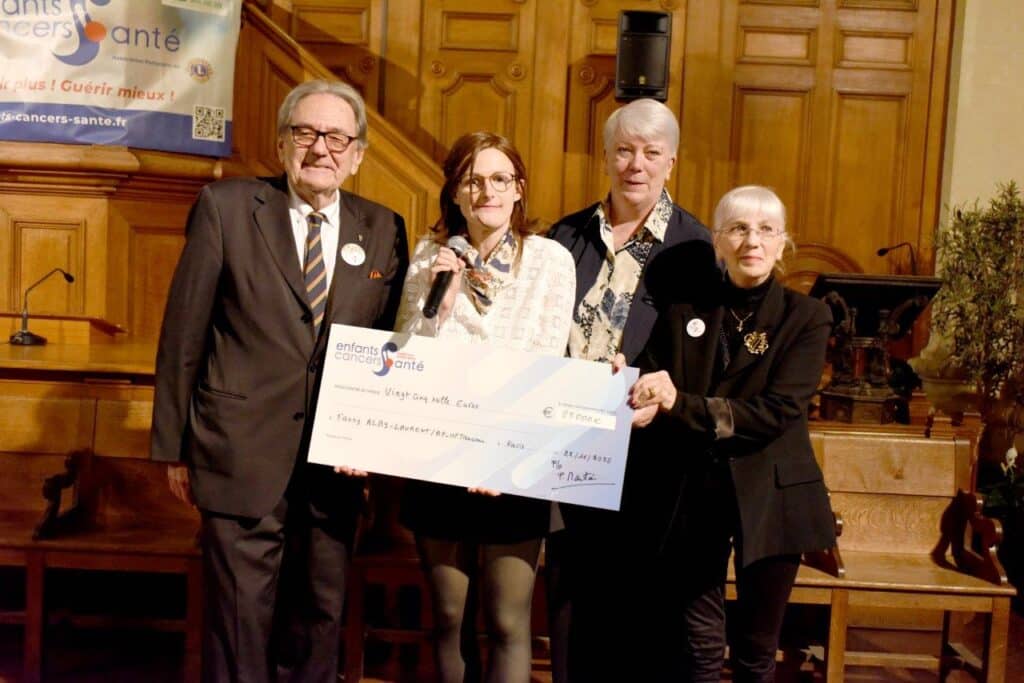 A Paris La Fédération remet 9 chèques aux chercheurs d'Ile de France pour un montant de 575 000€ 14 A Paris La Federation remet 9 cheques aux chercheurs dIle de France pour un montant de 575000E 1