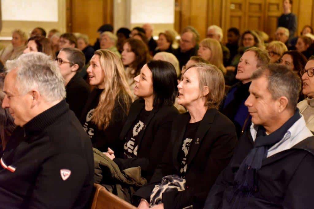 A Paris La Fédération remet 9 chèques aux chercheurs d'Ile de France pour un montant de 575 000€ 11 A Paris La Federation remet 9 cheques aux chercheurs dIle de France pour un montant de 575000E 12