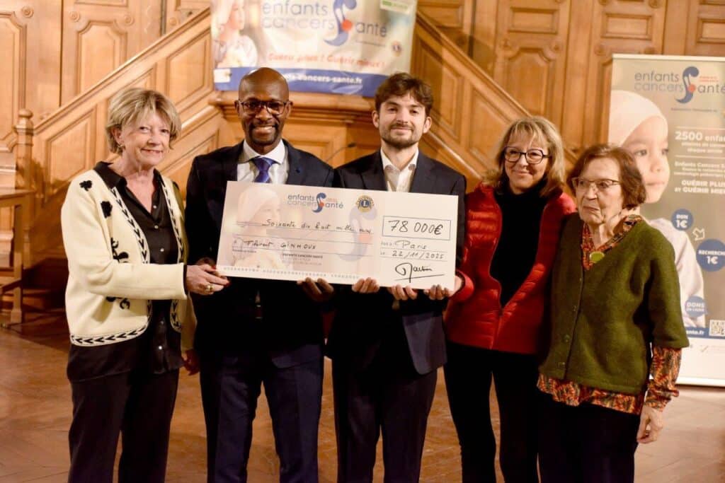 A Paris La Fédération remet 9 chèques aux chercheurs d'Ile de France pour un montant de 575 000€ 3 A Paris La Federation remet 9 cheques aux chercheurs dIle de France pour un montant de 575000E 4