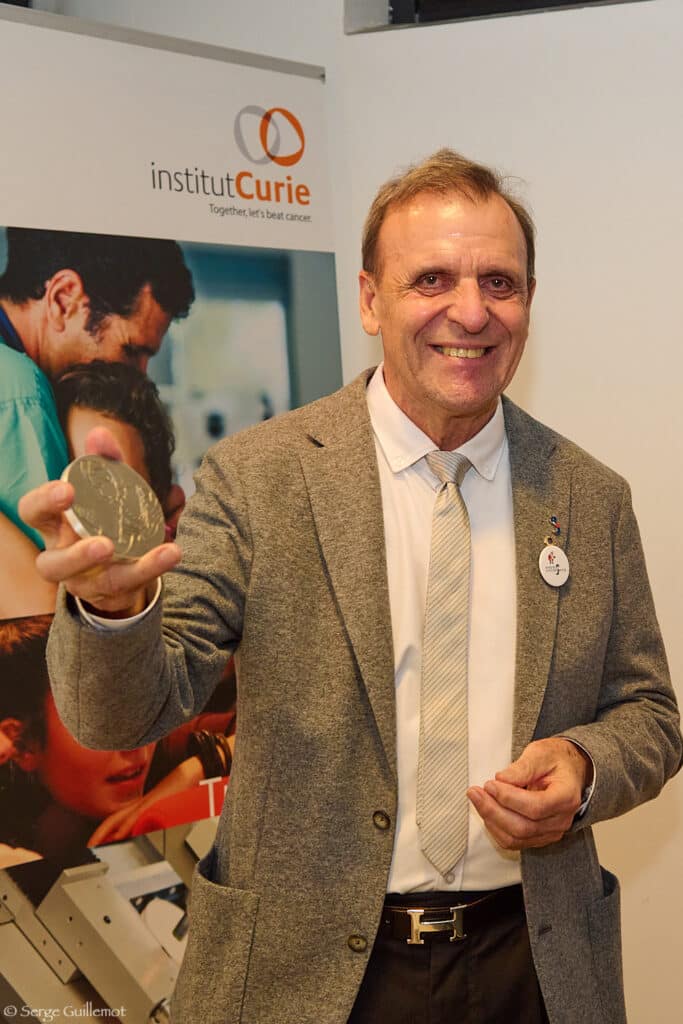 L'institut Curie décerne sa médaille "Grand donateur" à Enfants Cancers Santé 3 697b1928e0397