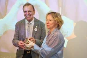 Linstitut Curie decerne sa medaille Grand donateur a Enfants Cancers Sante