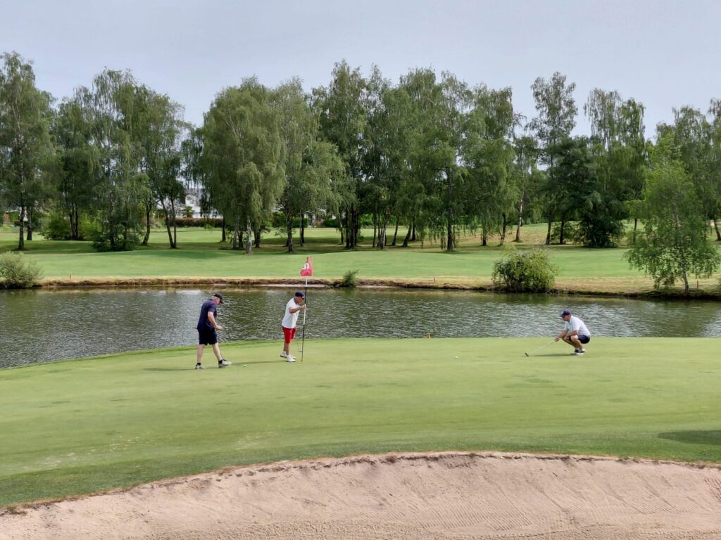 5 100 € collectés lors du trophée de golf organisé sur le parcours d'Orléans Limère (45) 1 6a31a1c4d8c75