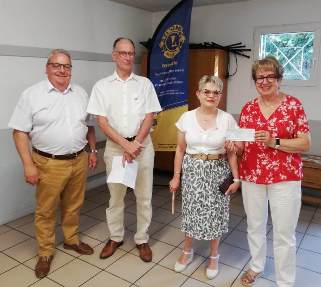 Don de 4 317€ du Lions Club Auxerre Phoenix (89) 1 6a41442e0cee4