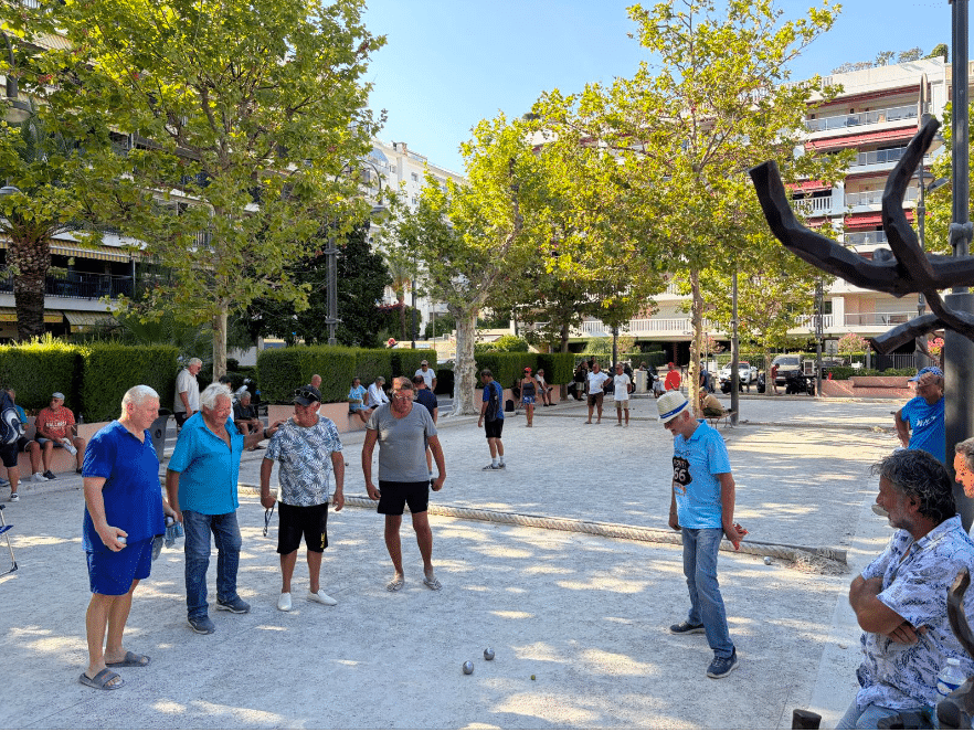 Concours de pétanque caritatif à Cannes 1 6a5bc7d326db1