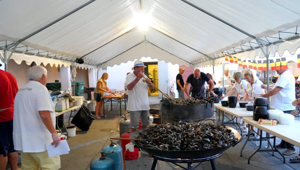 Le Lion's Club Lorgues Haut-Var fête les belges et remet un don à ECSanté 2 6a6355136c465