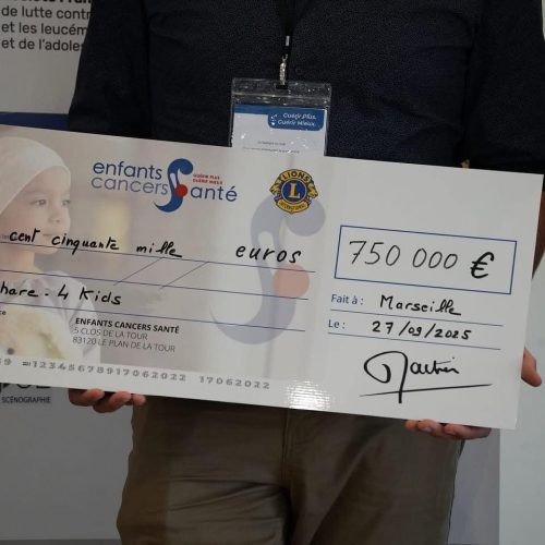 A Marseille Enfants Cancers Santé remet deux chèques pour un montant total de 850 000€