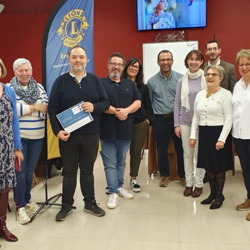 Auxerre Phoenix remet 4 500€ résultat de la soupe des Chefs