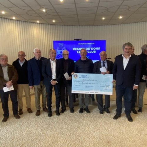 Remise de chèque en mairie de LA BAULE (44500)