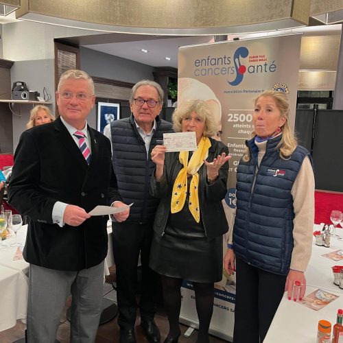 Remise d'un chèque au profit d'Enfants Cancers Santé par le Lions Club de Neuilly sur Seine (92)