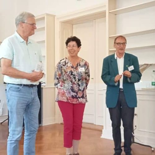 Vente de MIMOSAS par le LIONS CLUB de GUEBWILLER